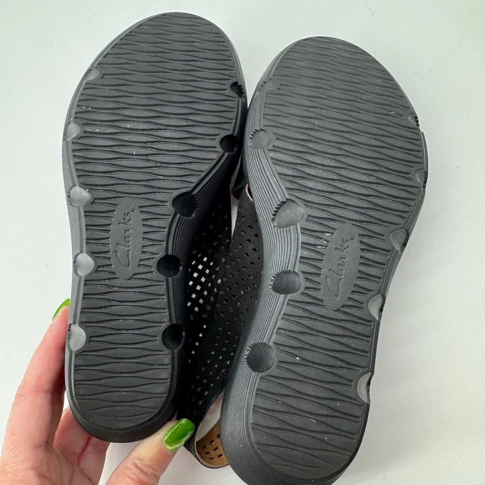 Clarks Artisan Reey Variel Wedge Sandals 7 Leather Perforated Slingback Comfort